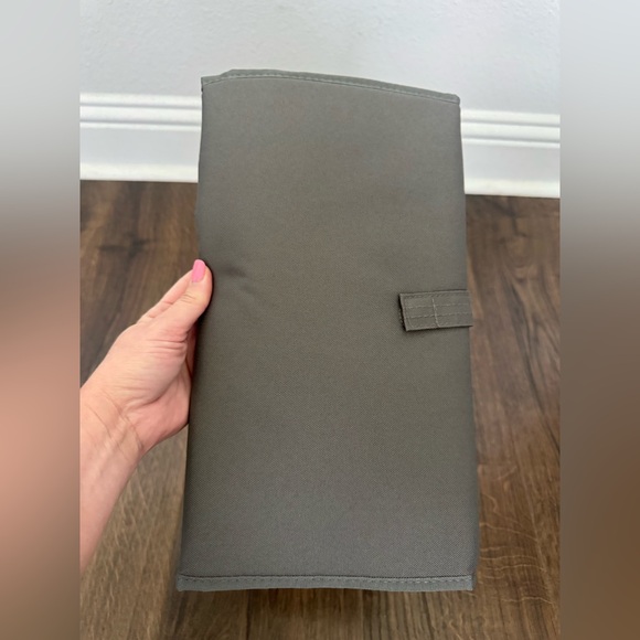 Itzy Ritzy Boss Plus Grayson Diaper Bag - Picture 15 of 15